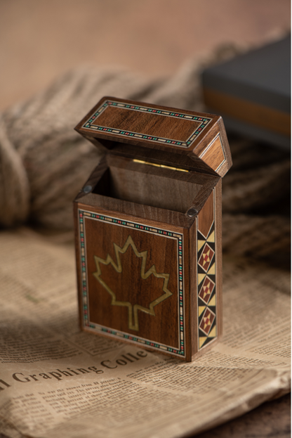 Woodbox made of high-quality wood with a Canadian maple leaf.